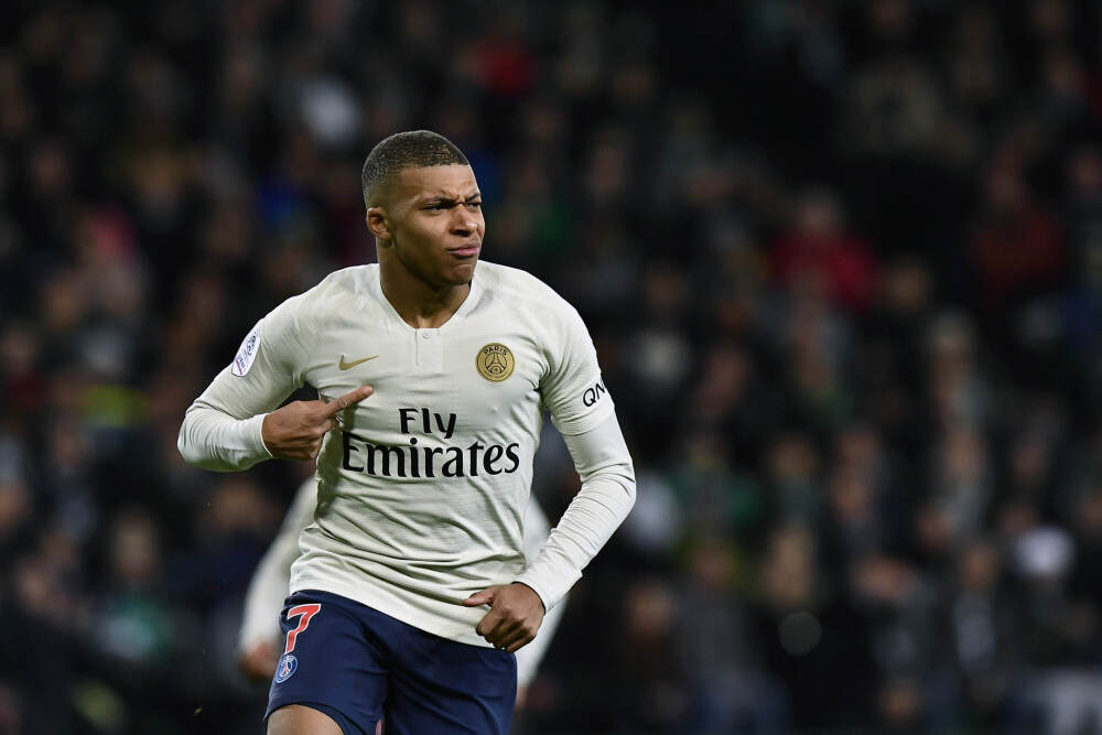 绝对神扑！明特精彩兜射直奔死角，拉亚极限起跳将球扑出底线